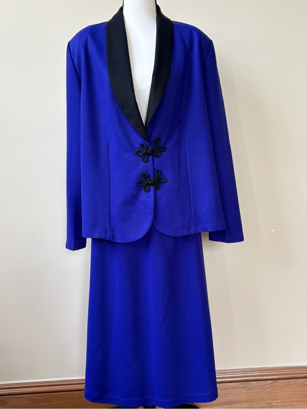 VINTAGE - Tailored Cobalt Blue Blazer AND Skirt Set! - Made in USA